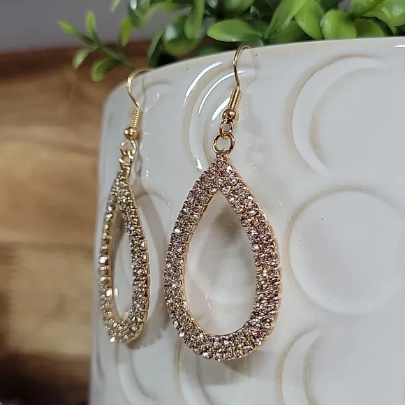 🔥LAST PAIR🔥 Stunning Crystal Teardrop Statement Earrings - Picture 5 of 7